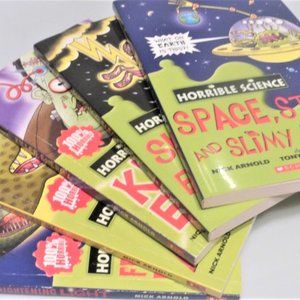 BK22 - 5x Horrible Science Books Nick Arnold Angry Animals Space Star Light